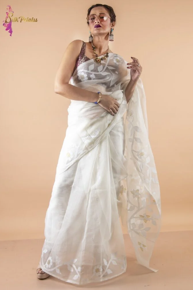 WHITE PETALS - Image 2