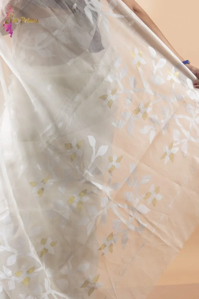 WHITE PETALS - Image 5