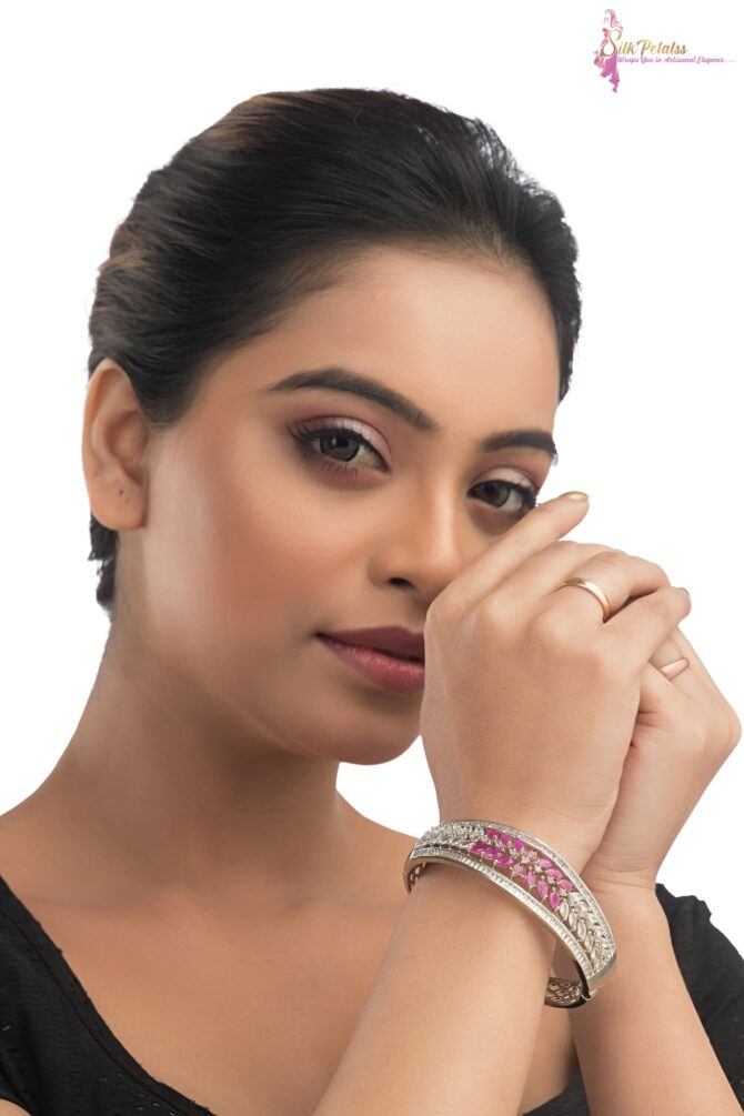 SHYANA - Image 3