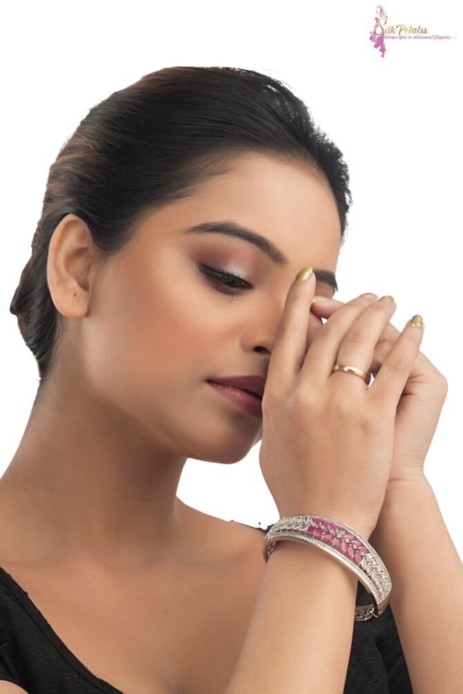 SHYANA - Image 2