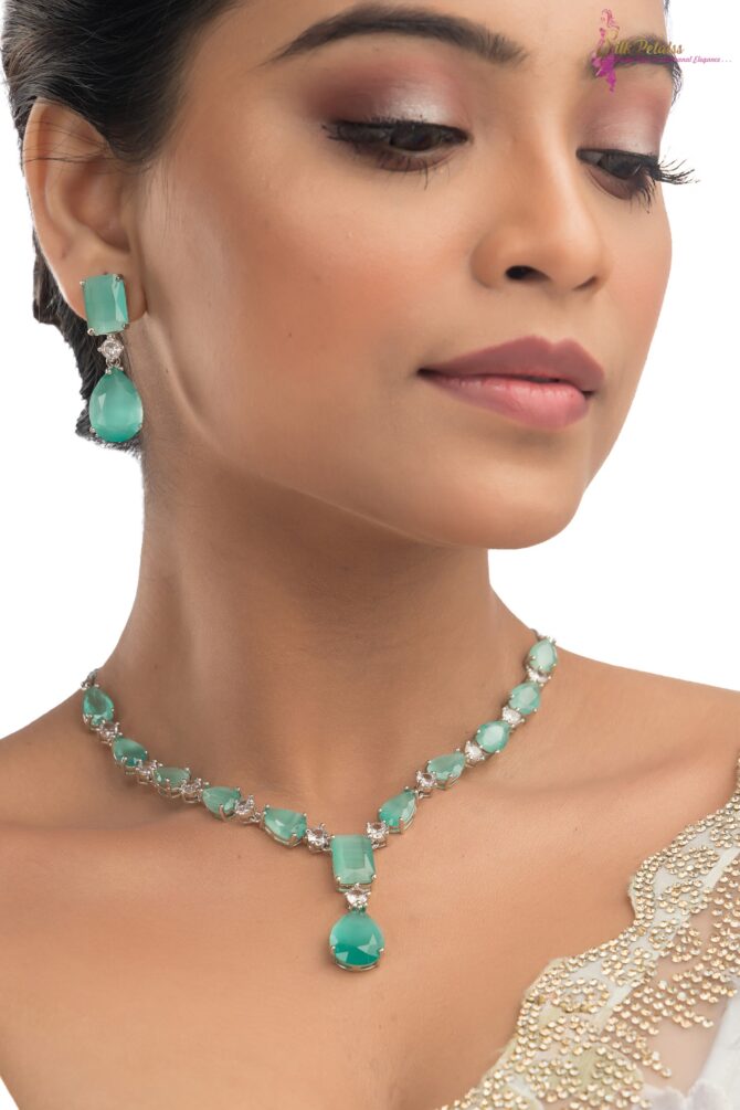 DEVINA - Image 3
