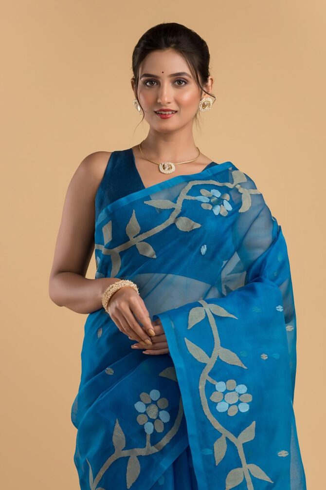 ANIKA - Image 11