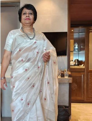 Ms Deepa looks so elegant in our Pure Resham Chanderi Silk Sarees 💕